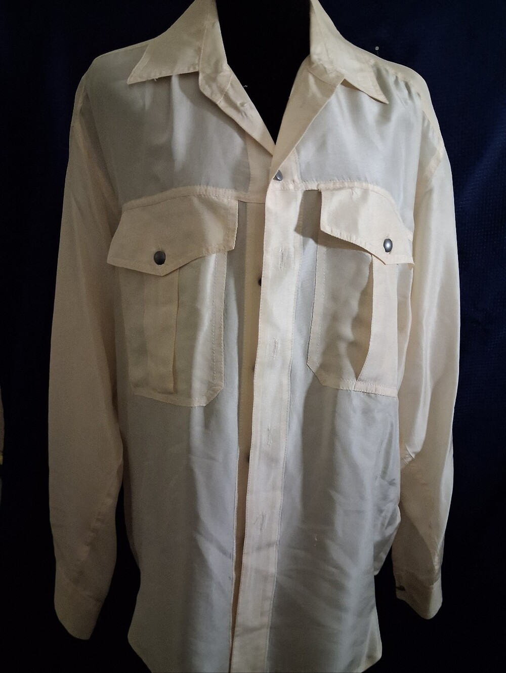 Vintage 100% Silk Liz Wear Button-Up Shirt in Cream Sz M